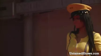 мак Мак трахає жінку українське порно фільми з волохатою кицькою.