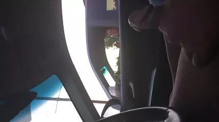 Нора Нова подорожує автостопом на українське порно онлайн члені.