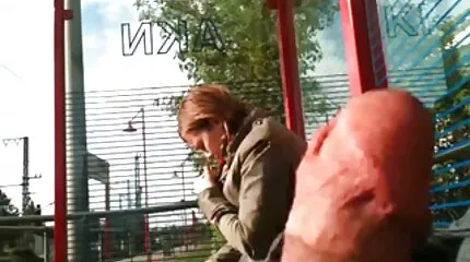 Негритянка трахає великим членом в рот і кицьку, кінчає на безплатне українське порно обличчя.