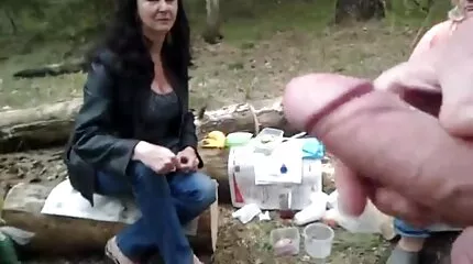 Адам Оцелот трахає Єву Ельфі в український секс порно спальні.