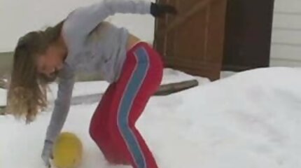 Лиже жопу